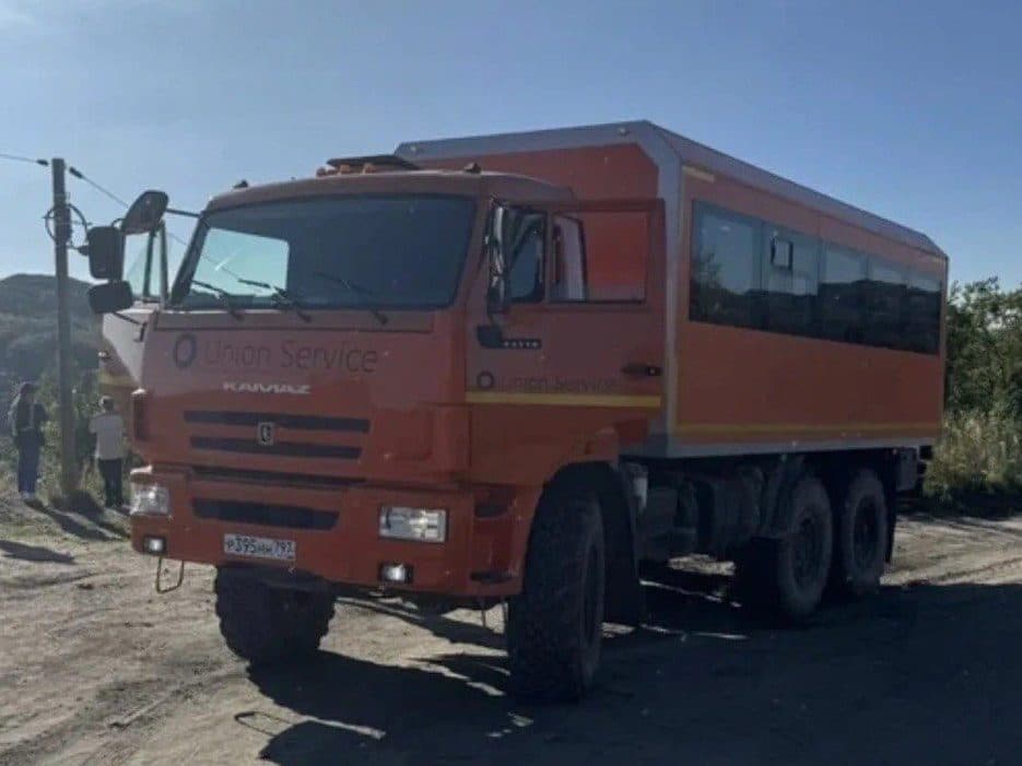 Вахтовый автобус на шасси КАМАЗ 6×6